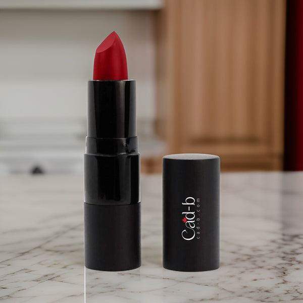 Lápiz labial cremoso con vitamina E – Thrill P016 | Color hidratante y de larga duración | CAD B | P016